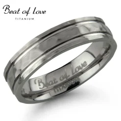 Beat of Love titaanisormus, hakattu pinta, 5mm