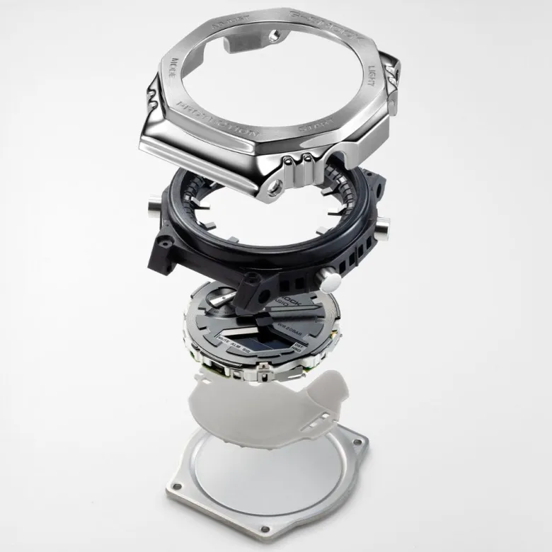 Casio Fine Metallic GM-2100YM-8AER rannekello