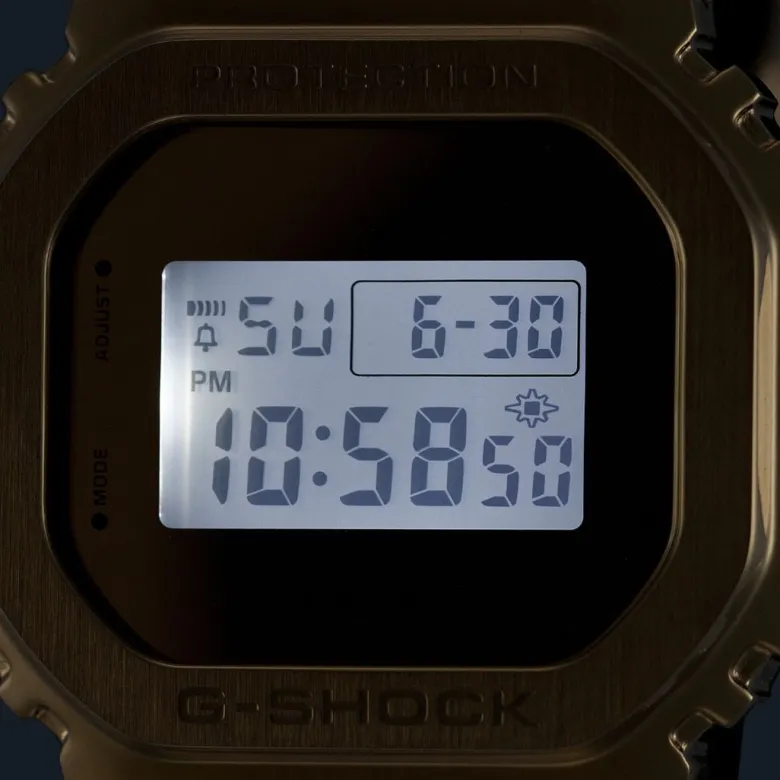Casio Fine Metallic GM-5600YM-8ER rannekello