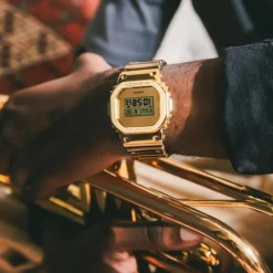 Casio Fine Metallic GM-5600YMG-9ER rannekello