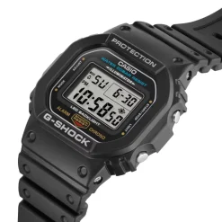 Casio G-Shock DW-5600UE-1ER rannekello