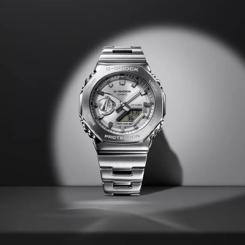 Casio G-Shock GM-2110D-7AER rannekello