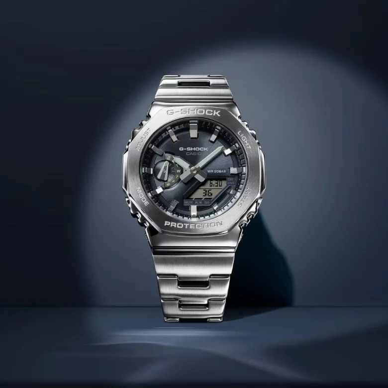 Casio G-Shock GM-2110D-8AER rannekello