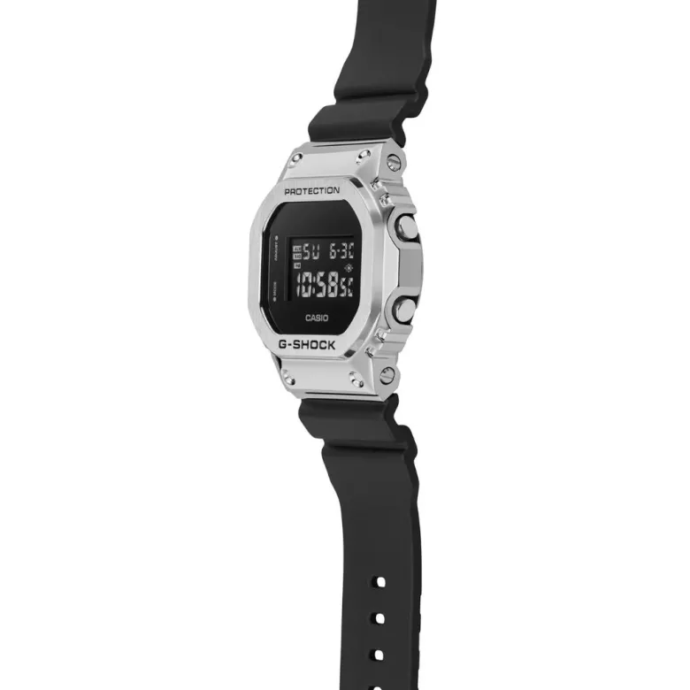 Casio G-Shock GM-5600U-1ER rannekello