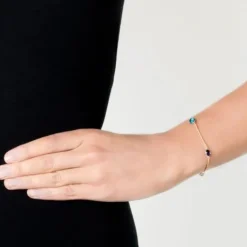 Efva Attling Love Beads Flow rannekoru, keltakultaa jalokivillä