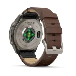 Garmin Fenix 9 Pro inReach AMOLED, 47mm, harmaa titaani ja pähkinänruskea nahkaranneke, älykello 010-04336-41