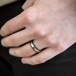 Kohinoor Duetto kihlasormus, musta zirkonium keltakultaraidalla