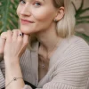 Lumoava Daisy korvakorut mustilla kivillä, hopea