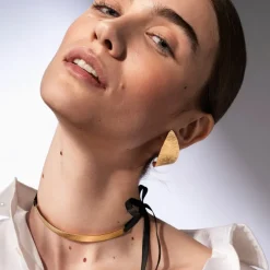 Lumoava Maininki choker riipus, hopea ja satiininauha, L57256200000