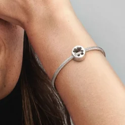 Pandora Moments Luck & Courage Four-Leaf Clover hela, hopea, 797868