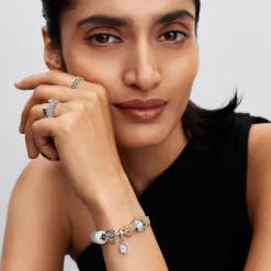Pandora Moments Seal hela, hopea, 794146C01