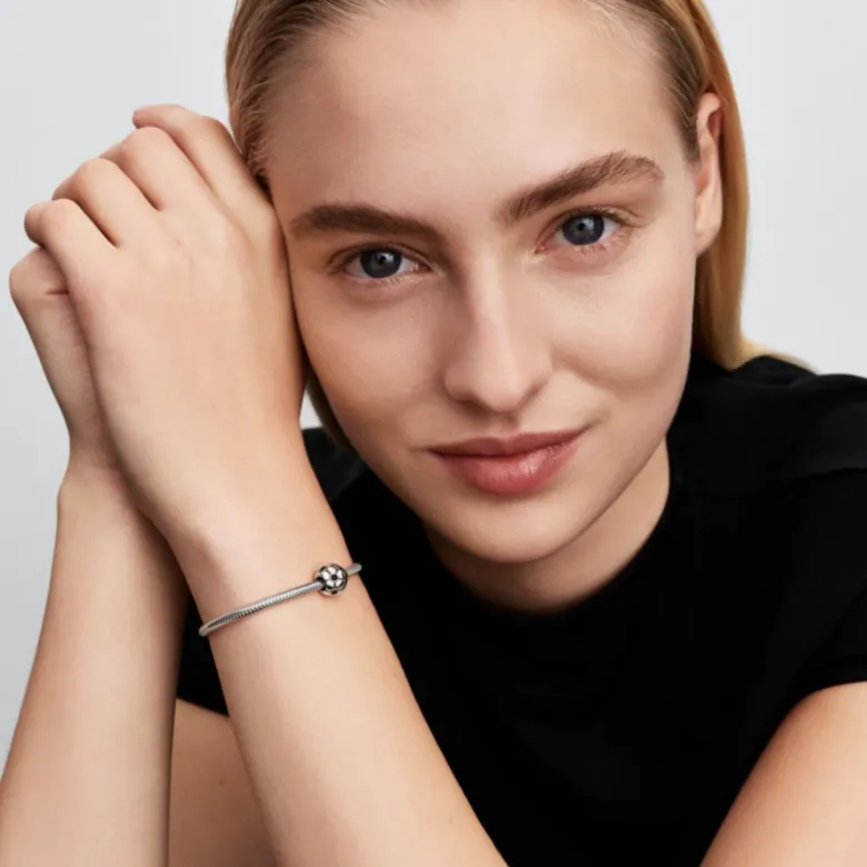 Pandora Moments Soccer Ball hela, hopeaa, 794710C01