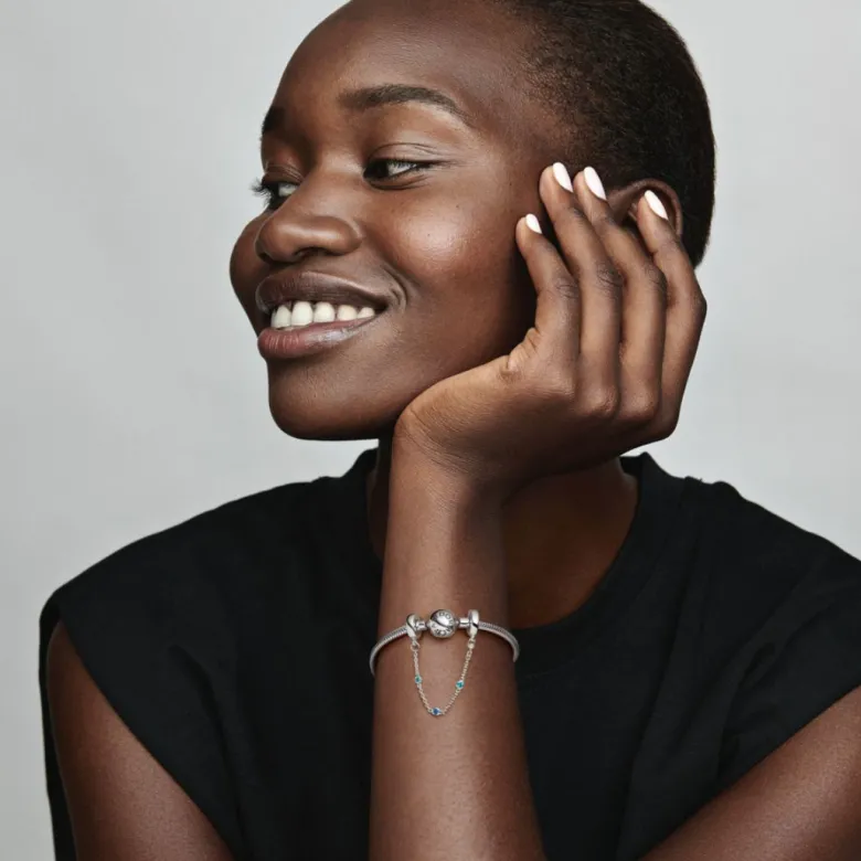 Pandora Moments Triple Blue Stone Safety Chain hela, hopea, 791688C01