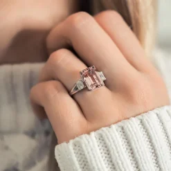 Silván Charlotte timanttisormus 4,38ct morganiitilla ja 0,60ct timanteilla, 18K valkokultaa, Silván vihkisormukset