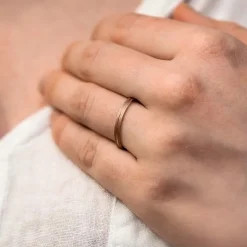 Silván kihlasormus rosekulta, 2mm, kiiltävällä uralla, Silván kihlasormukset